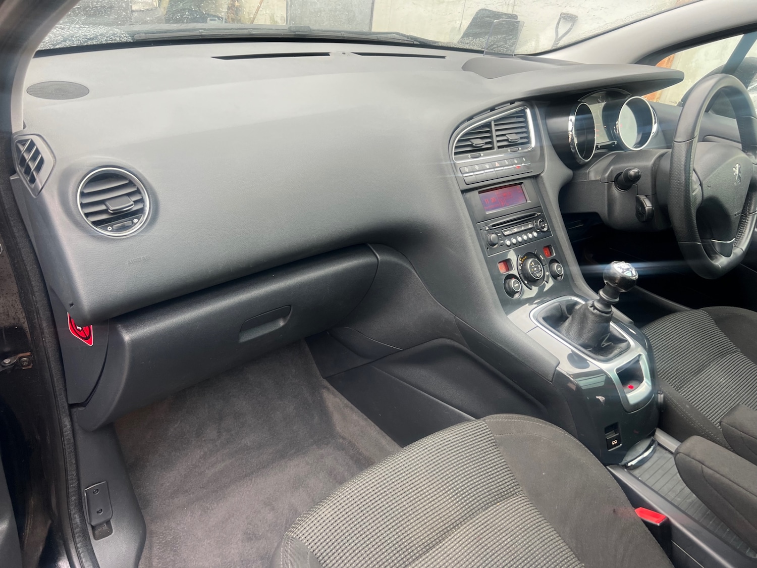 Used Peugeot 5008 2011 for sale - 77289367: Photo 15