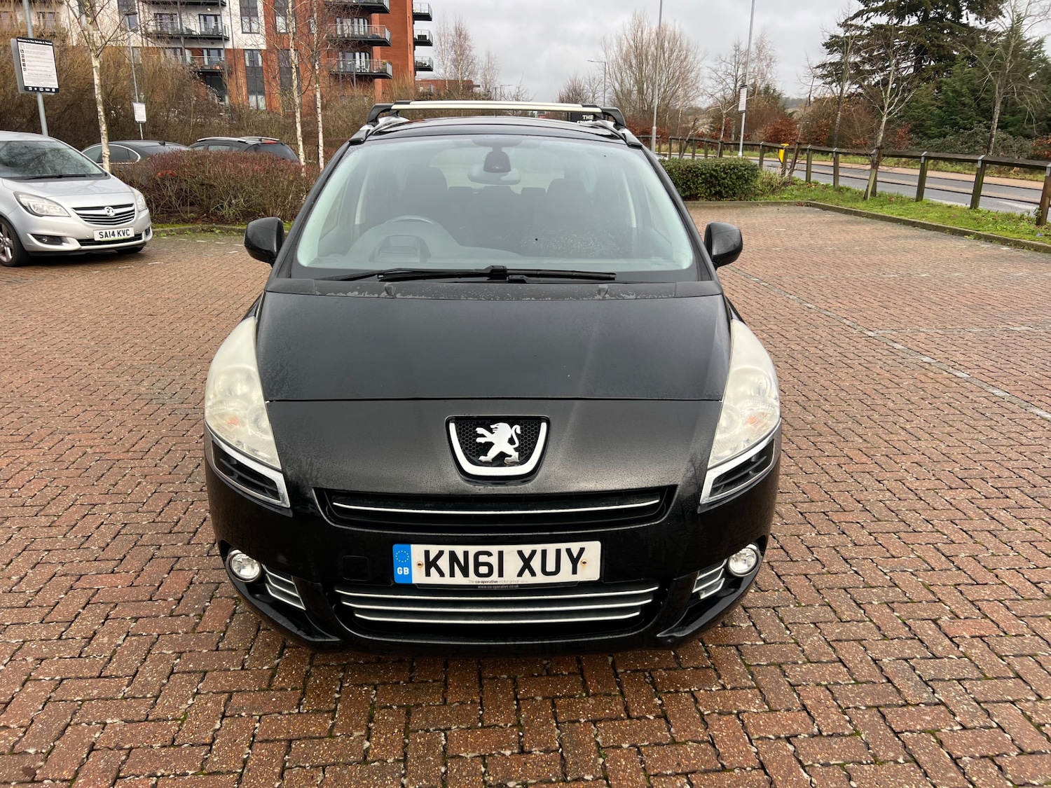 Used Peugeot 5008 2011 for sale - 77289367: Photo 2