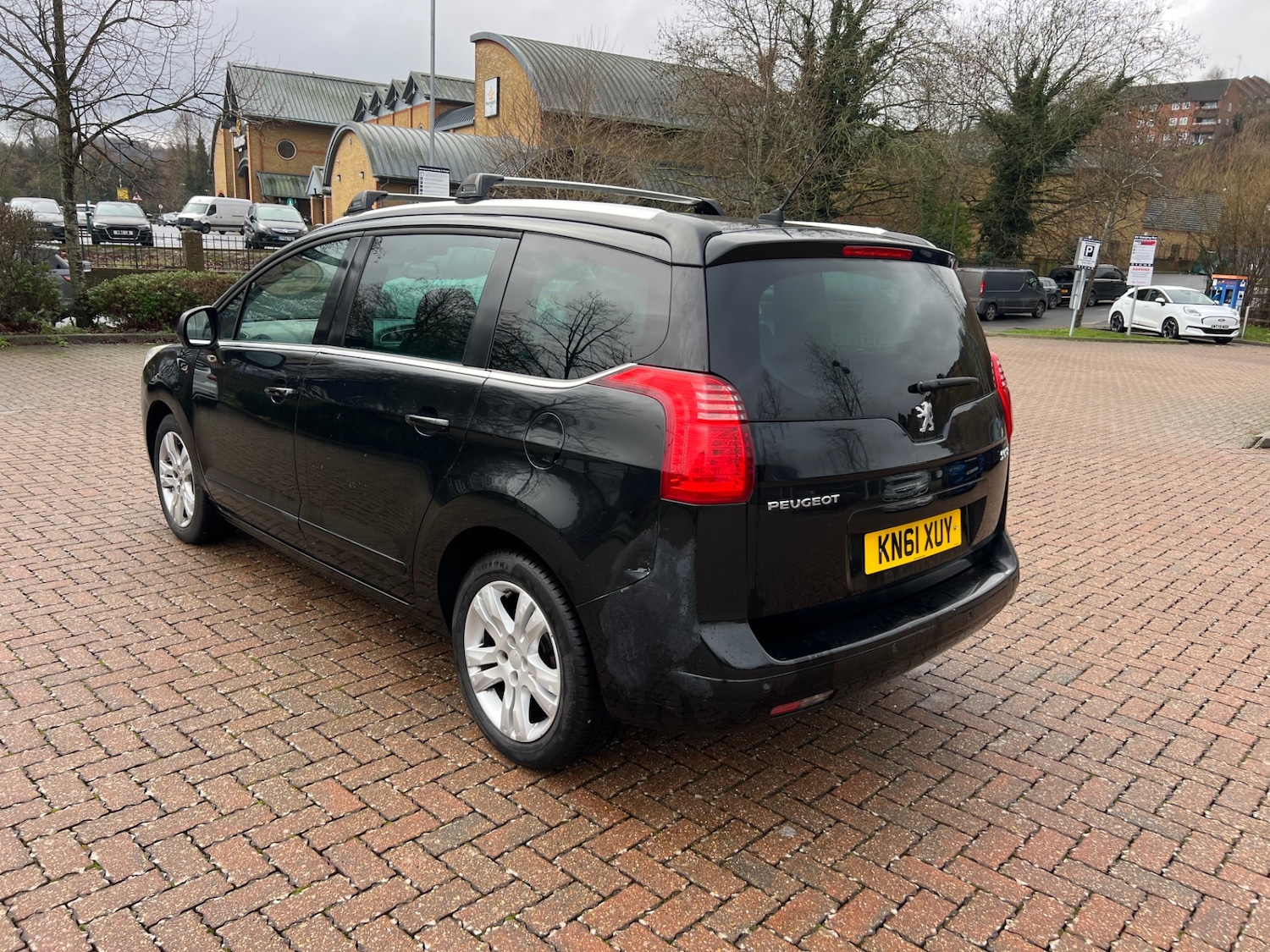 Used Peugeot 5008 2011 for sale - 77289367: Photo 7