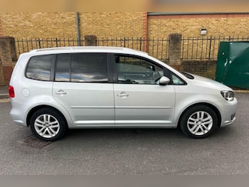 Used Volkswagen Touran 2011 for sale - 75701150: Photo