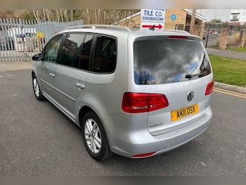 Used Volkswagen Touran 2011 for sale - 75701150: Photo