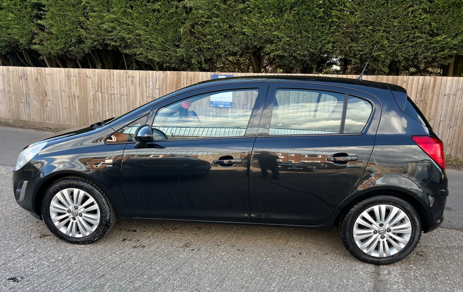 Used Vauxhall Corsa 2013 for sale - 78085702: Photo 3