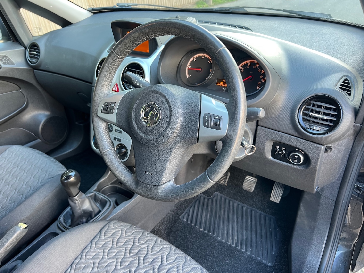 Used Vauxhall Corsa 2013 for sale - 78085702: Photo 8