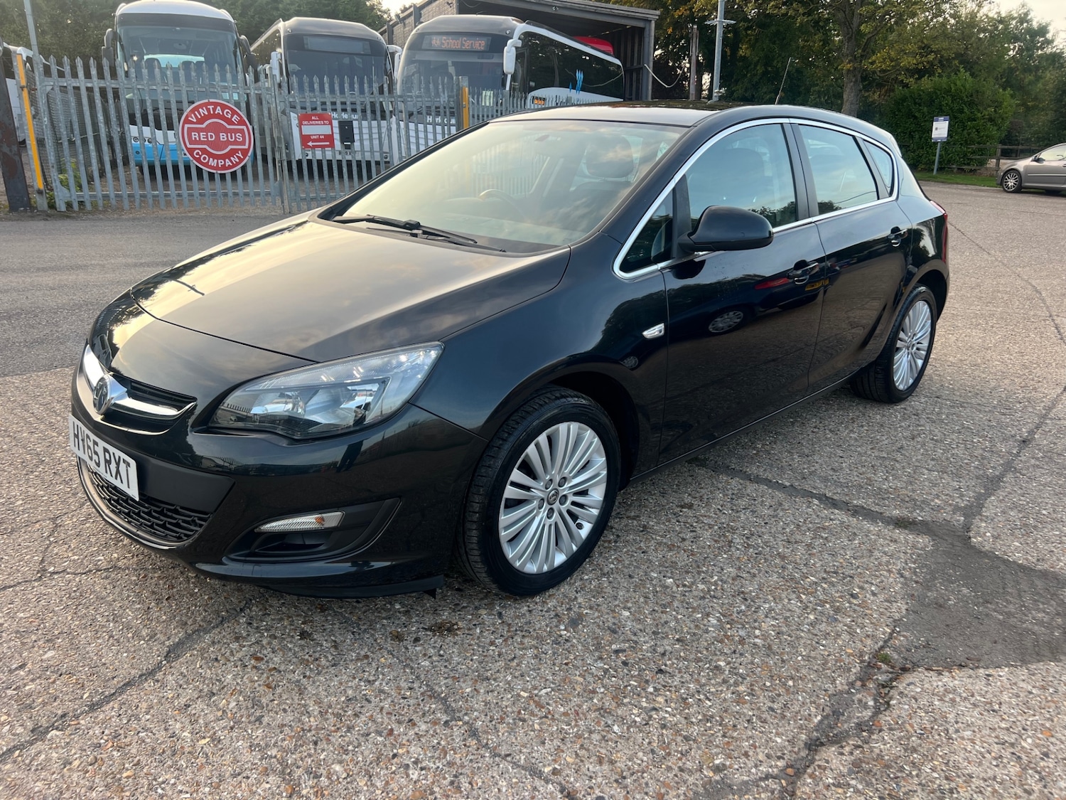 Used Vauxhall Astra 2015 for sale - 76134647: Photo 2