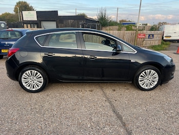 Used Vauxhall Astra 2015 for sale - 76134647: Photo 4