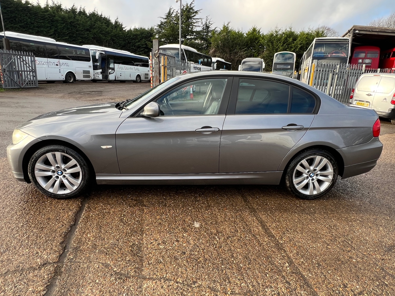 Used BMW 3 Series 2010 for sale - 76908194: Photo 3
