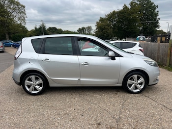 Used Renault Scenic 2012 for sale - 76093838: Photo
