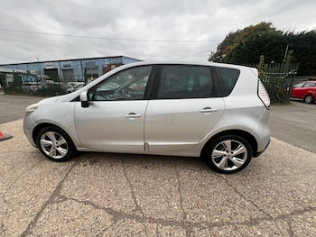 Used Renault Scenic 2012 for sale - 76093838: Photo