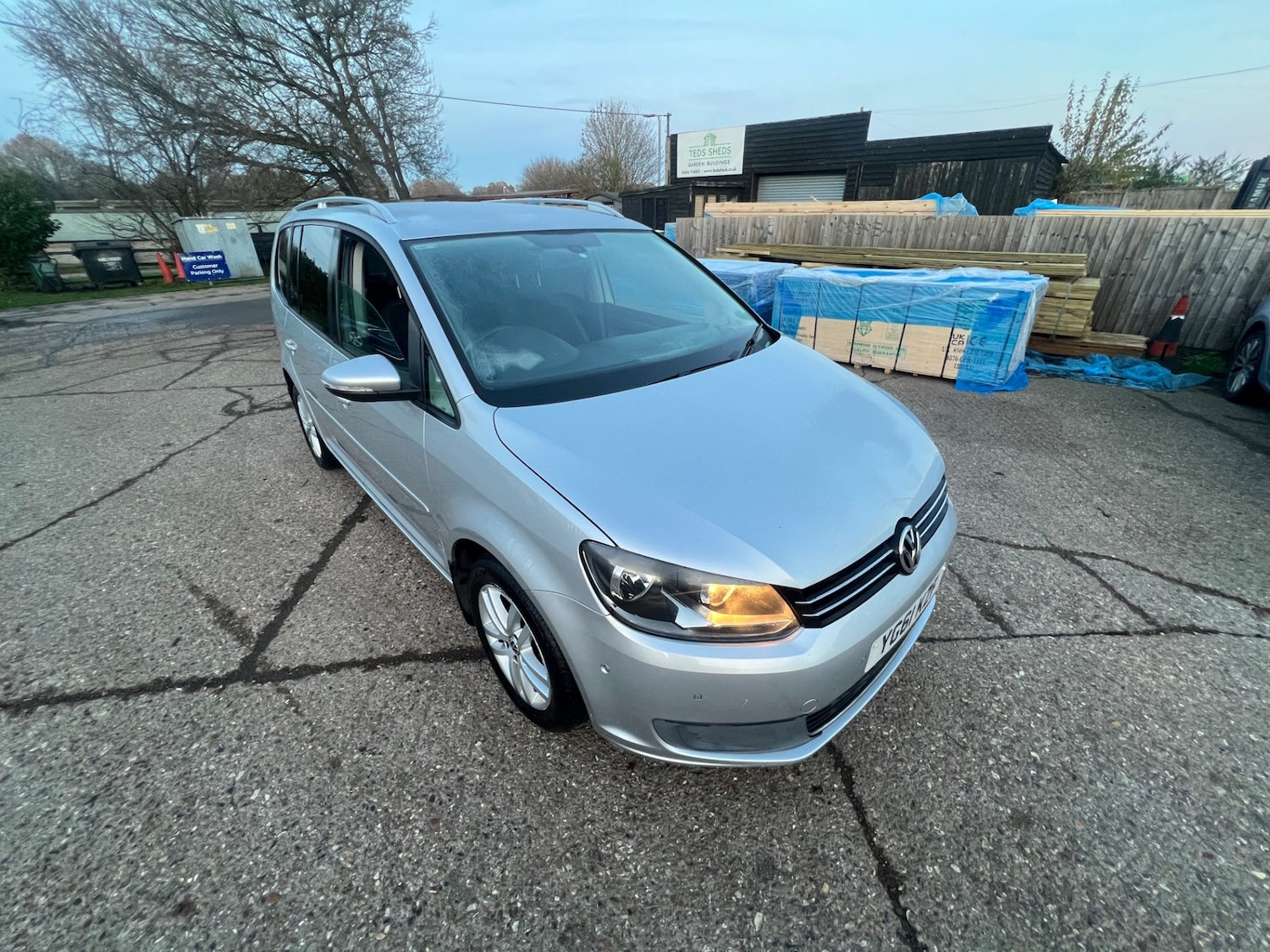 Used Volkswagen Touran 2011 for sale - 76951521: Photo 10