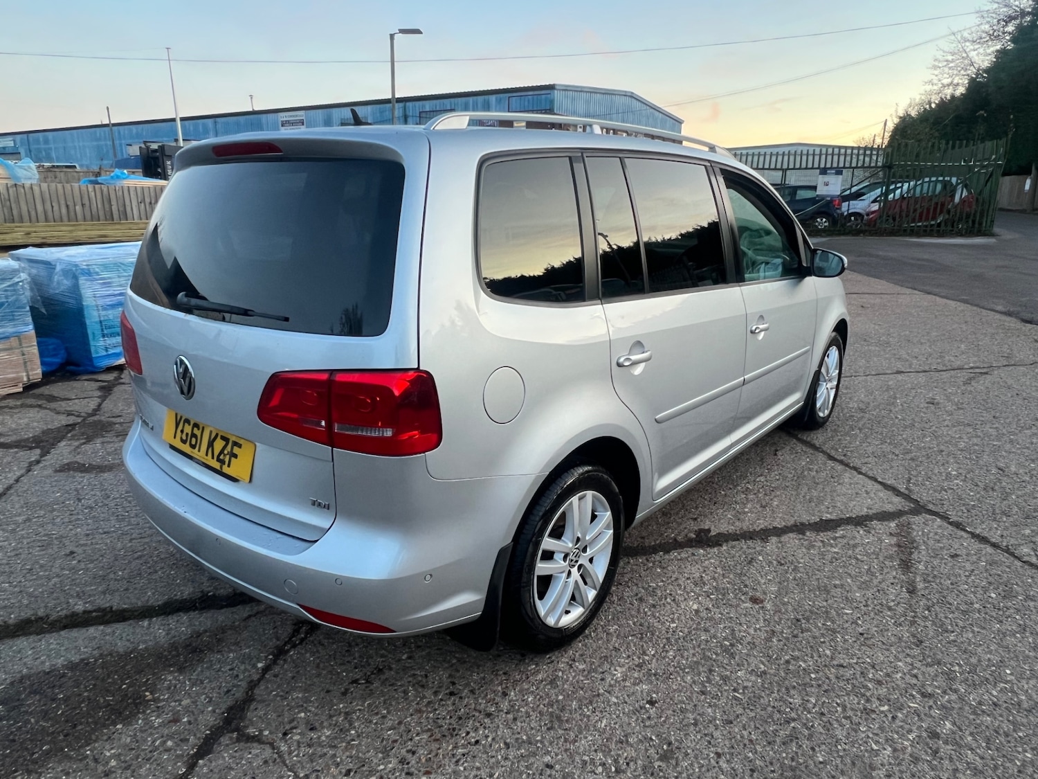 Used Volkswagen Touran 2011 for sale - 76951521: Photo 3