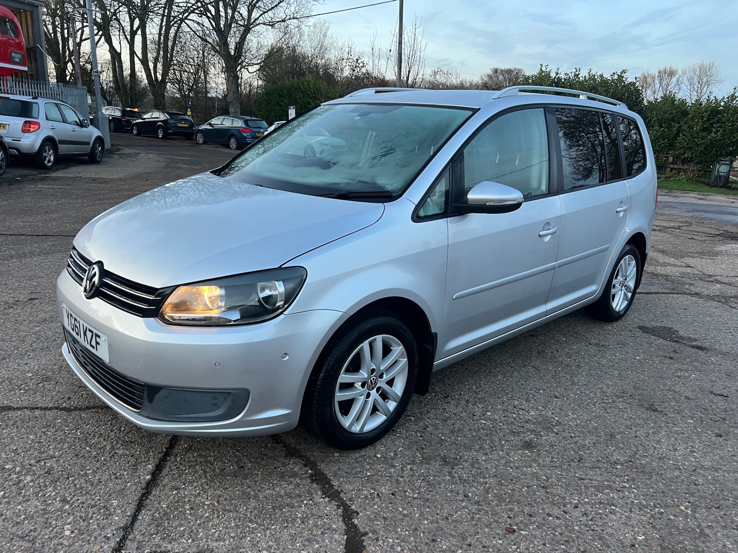 Used Volkswagen Touran 2011 for sale - 76951521: Photo 4