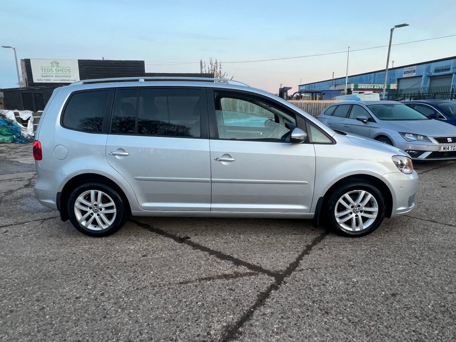Used Volkswagen Touran 2011 for sale - 76951521: Photo 8