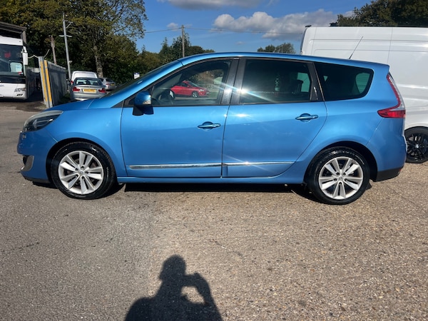 Used Renault Grand Scenic 2012 for sale - 76120473: Photo 10