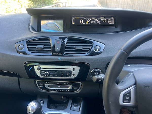 Used Renault Grand Scenic 2012 for sale - 76120473: Photo 11