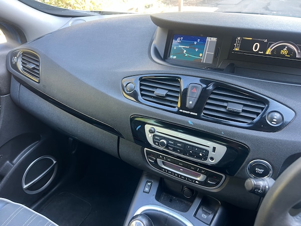 Used Renault Grand Scenic 2012 for sale - 76120473: Photo 12