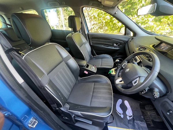 Used Renault Grand Scenic 2012 for sale - 76120473: Photo 15