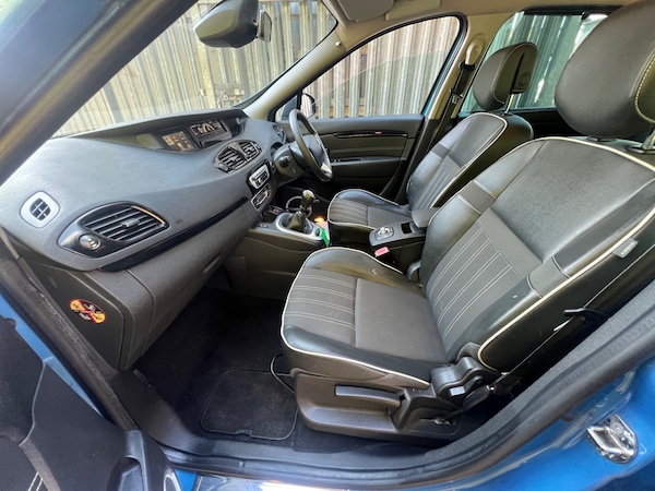 Used Renault Grand Scenic 2012 for sale - 76120473: Photo 18