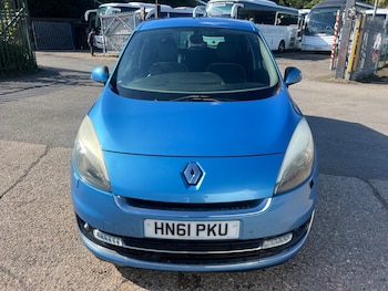 Used Renault Grand Scenic 2012 for sale - 76120473: Photo 2