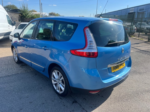 Used Renault Grand Scenic 2012 for sale - 76120473: Photo 5