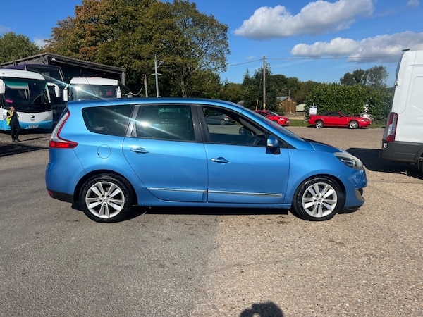 Used Renault Grand Scenic 2012 for sale - 76120473: Photo 8