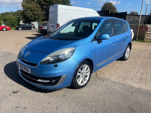 Used Renault Grand Scenic 2012 for sale - 76120473: Photo 9