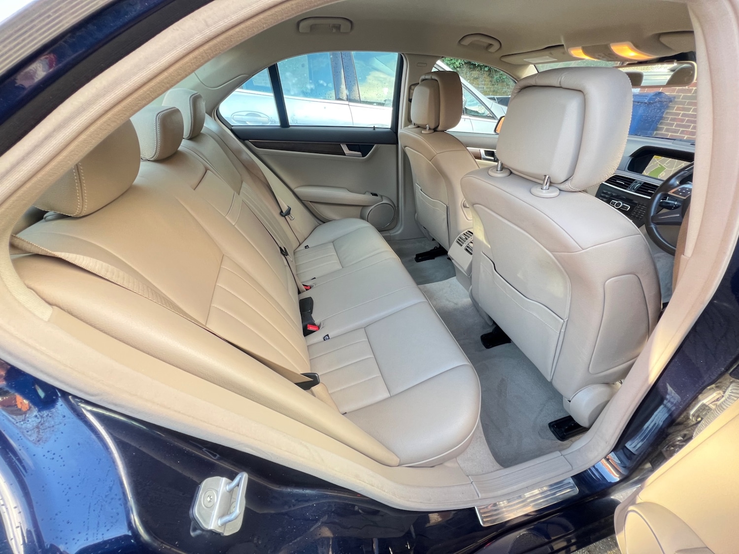 Used Mercedes-Benz C Class 2011 for sale - 76904428: Photo 18