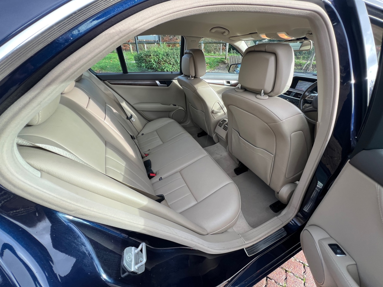 Used Mercedes-Benz C Class 2011 for sale - 76904428: Photo 19