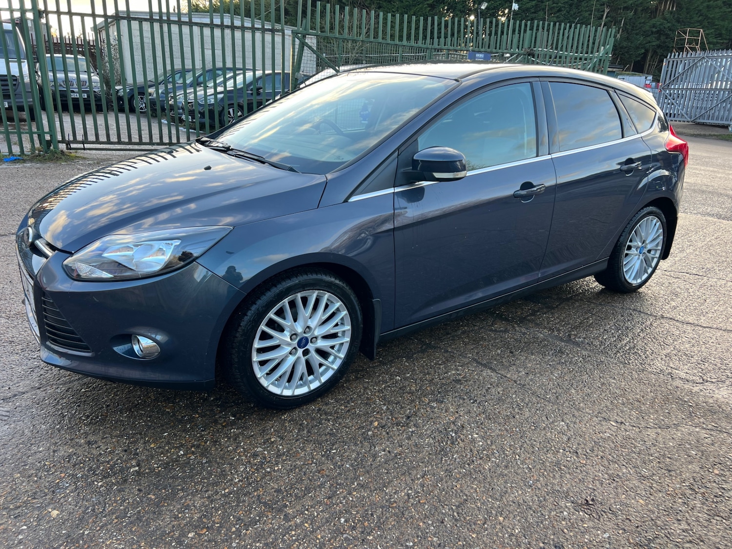 Used Ford Focus 2011 for sale - 77129691: Photo 3