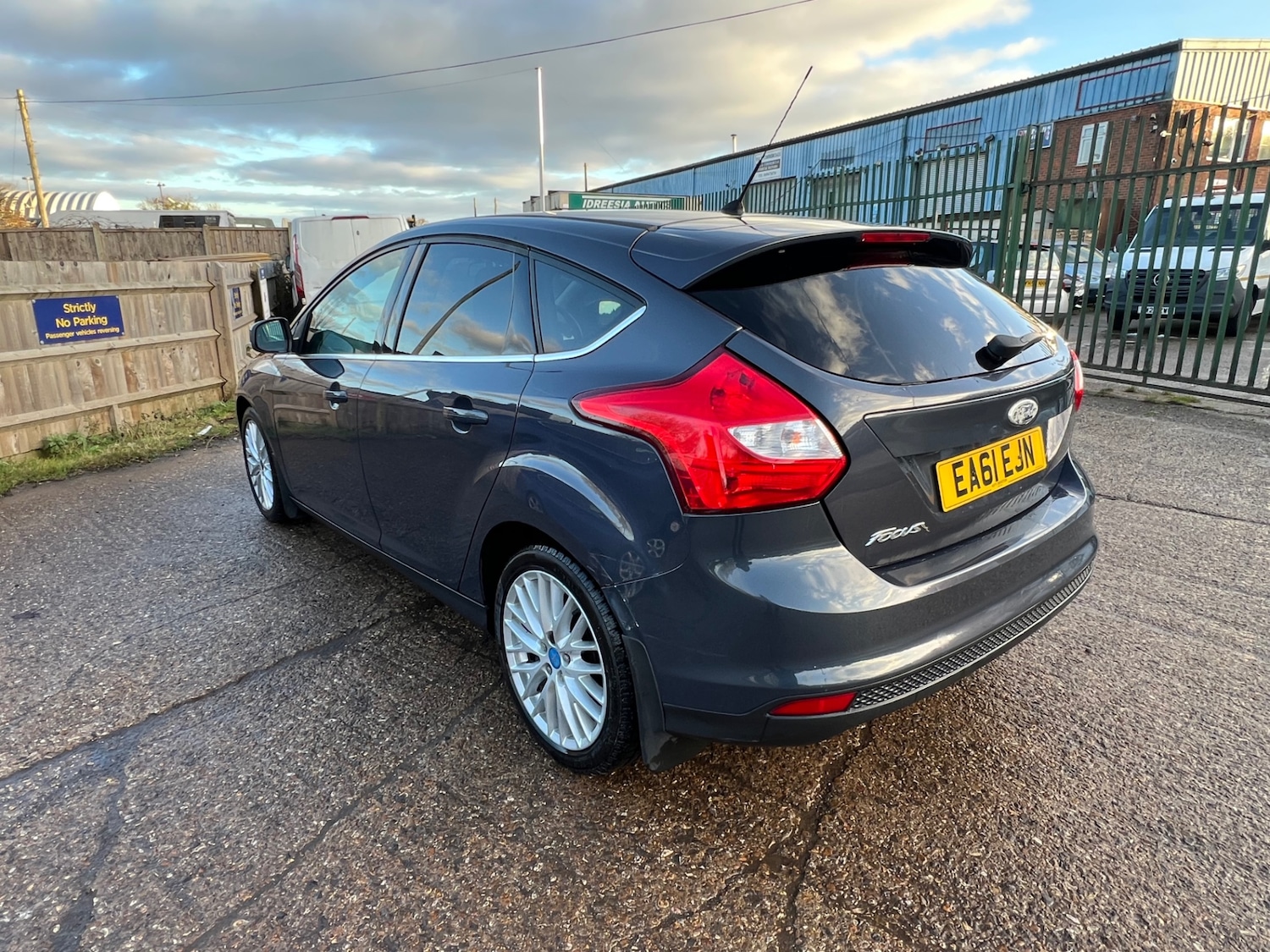 Used Ford Focus 2011 for sale - 77129691: Photo 5