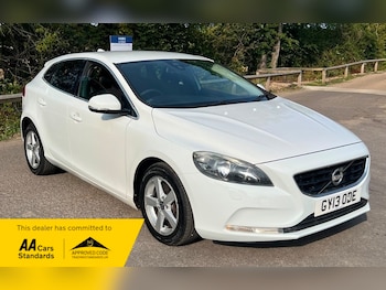 Used Volvo V40 2013 for sale - 79187400: Photo