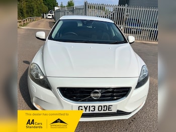 Used Volvo V40 2013 for sale - 79187400: Photo