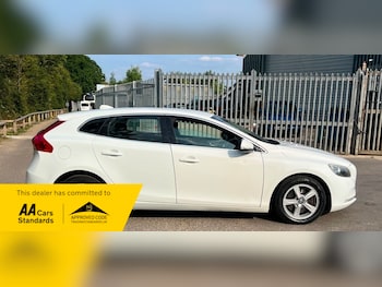 Used Volvo V40 2013 for sale - 79187400: Photo
