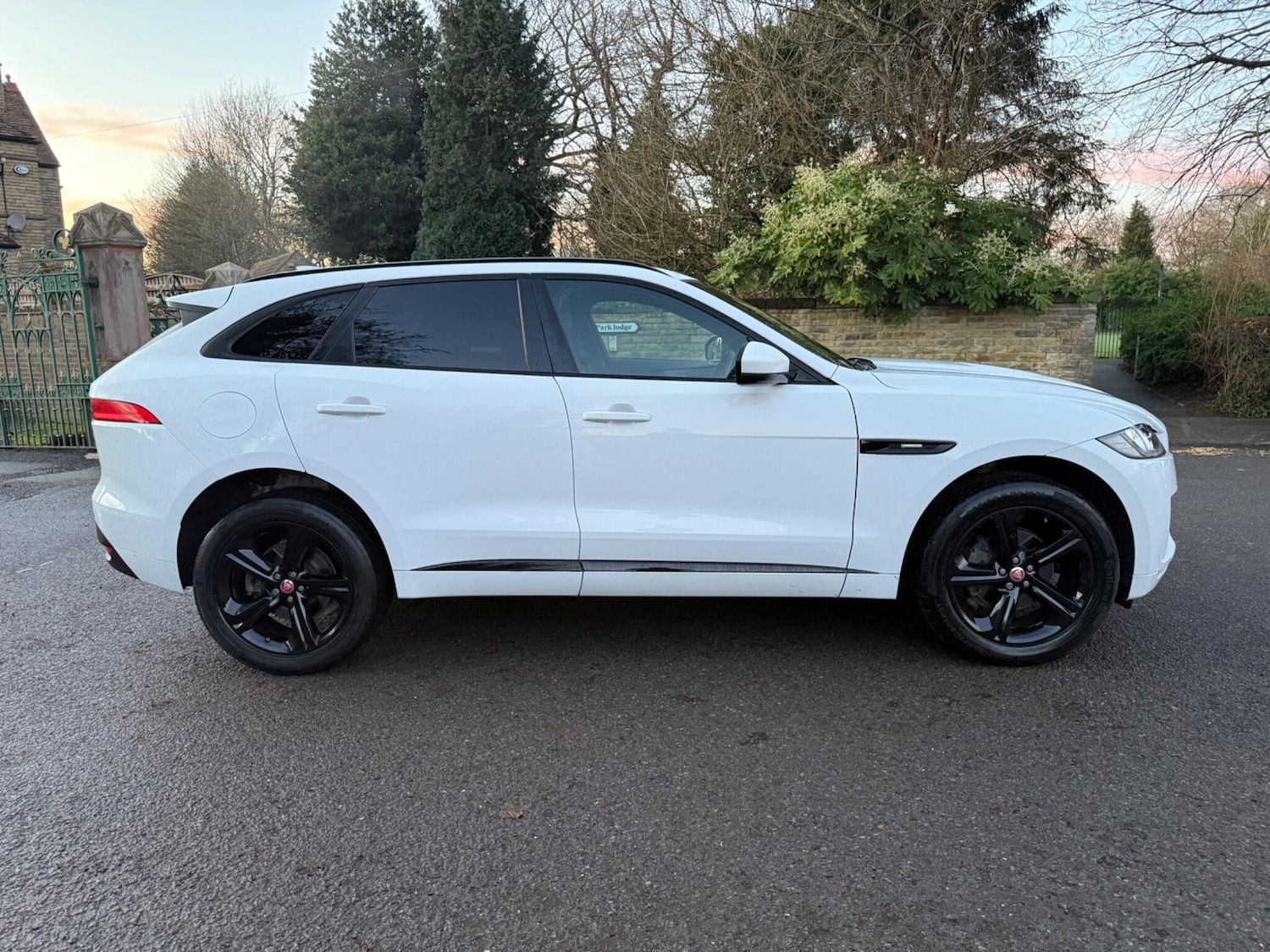 Used Jaguar F-Pace 2017 for sale - 77016503: Photo 7