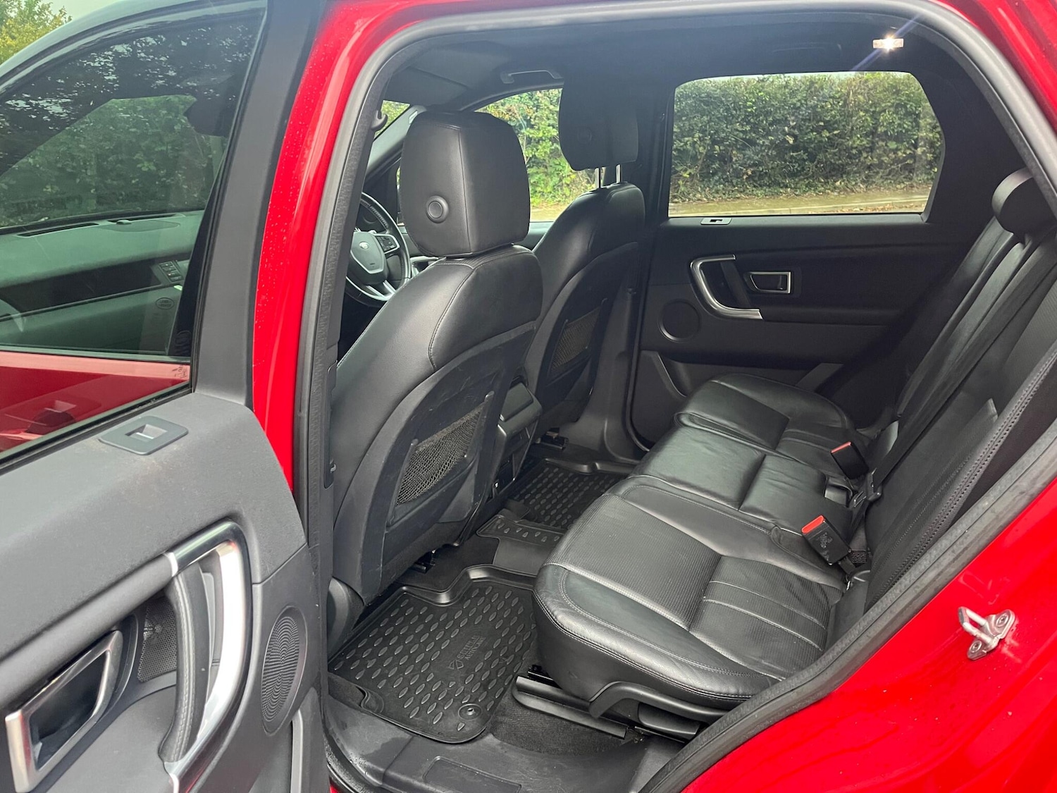 Used Land Rover Discovery Sport 2015 for sale - 76995272: Photo 17