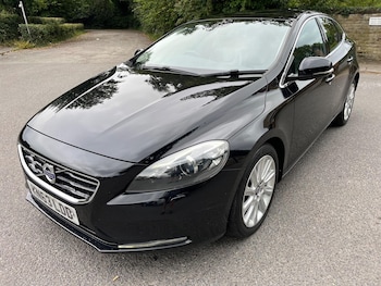 Used Volvo V40 2013 for sale - 75647236: Photo