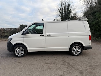 Used Volkswagen Transporter 2016 for sale - 77131435: Photo
