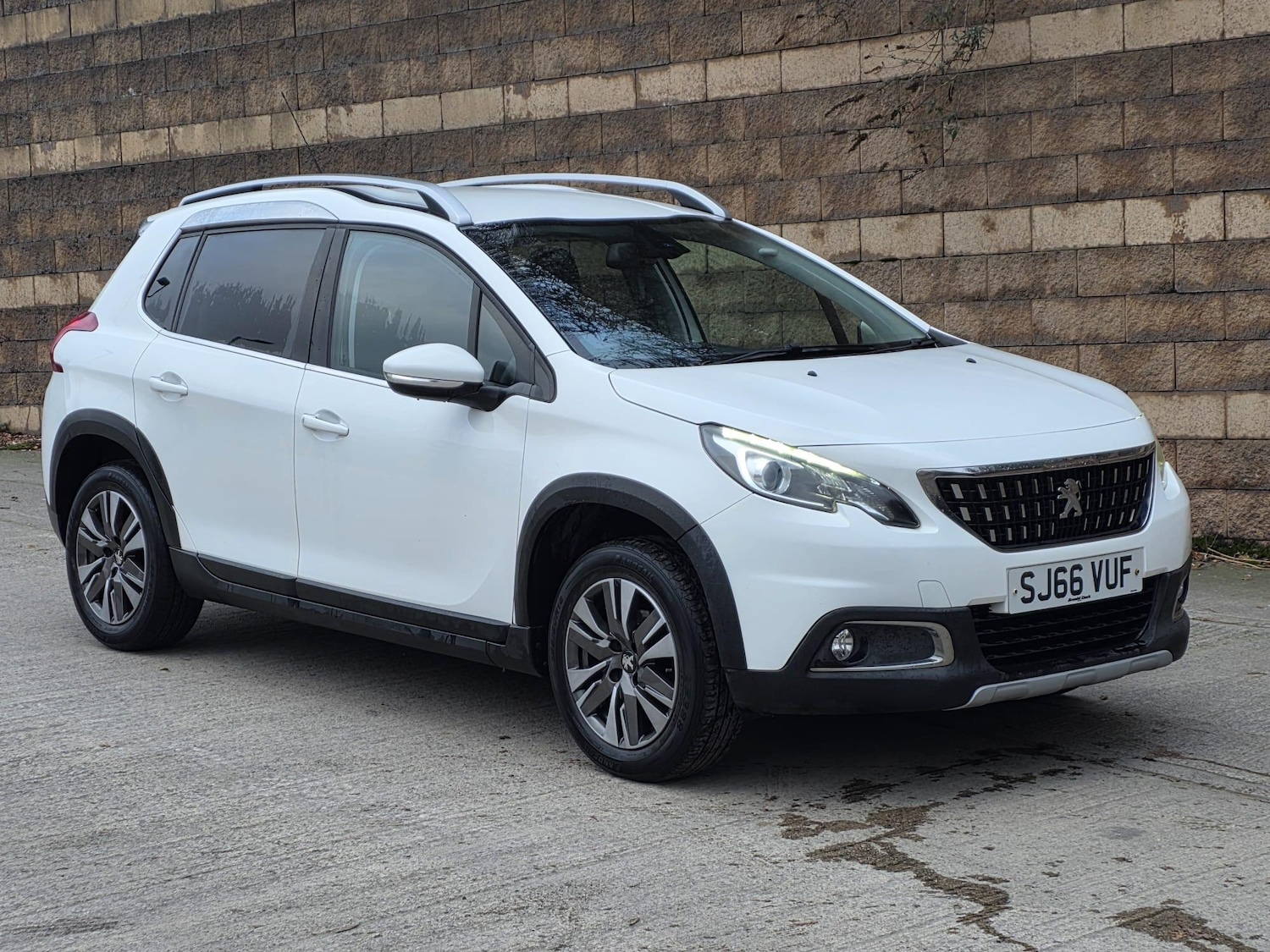 Used Peugeot 2008 2016 for sale - 77098039: Photo 1