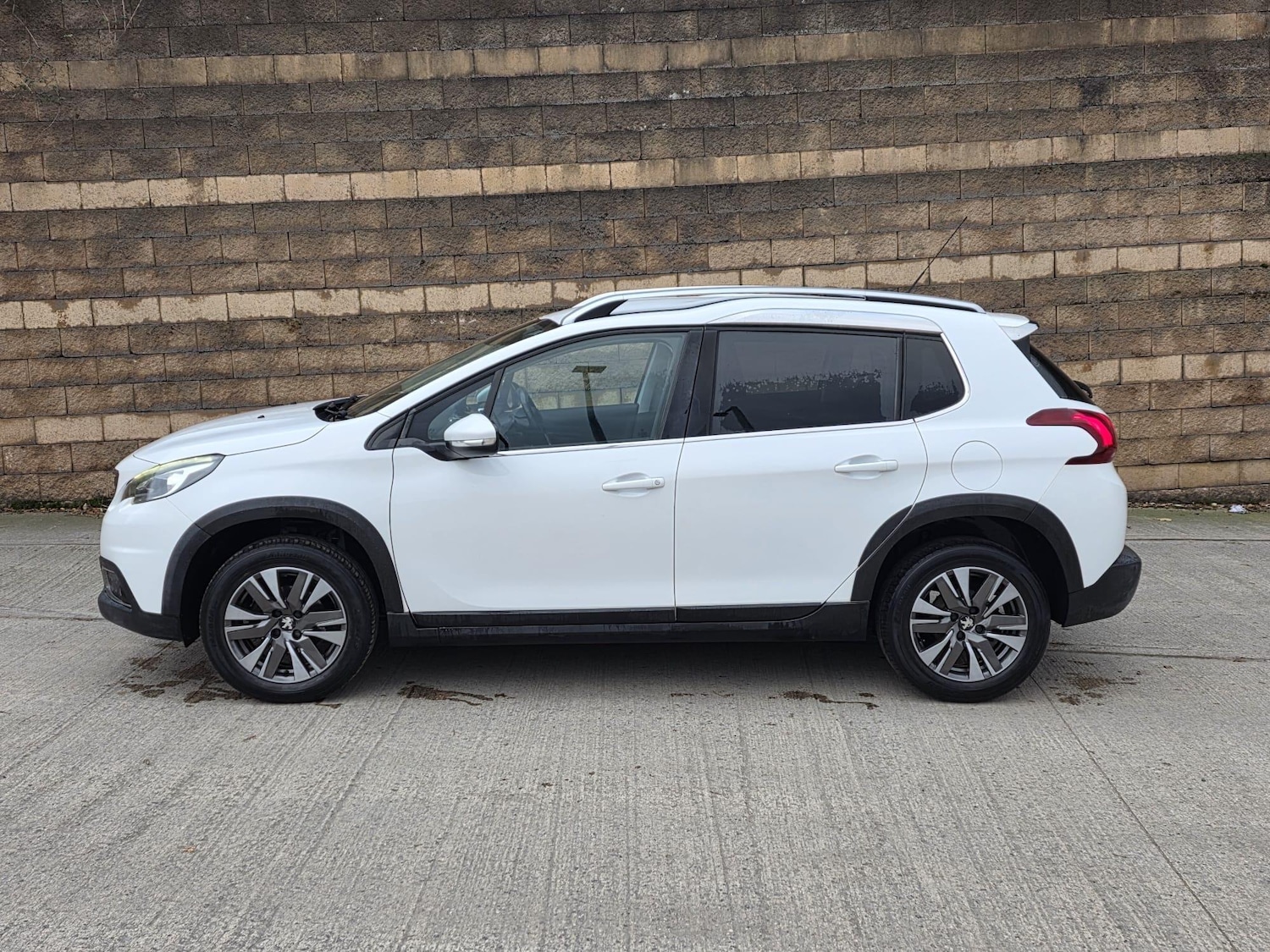 Used Peugeot 2008 2016 for sale - 77098039: Photo 4