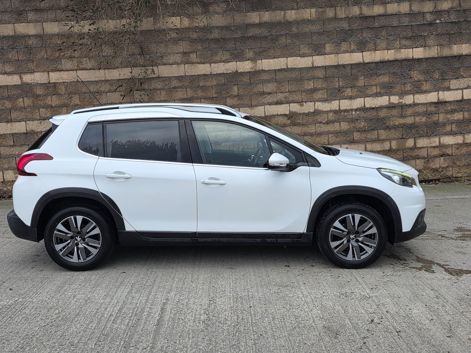 Used Peugeot 2008 2016 for sale - 77098039: Photo 5