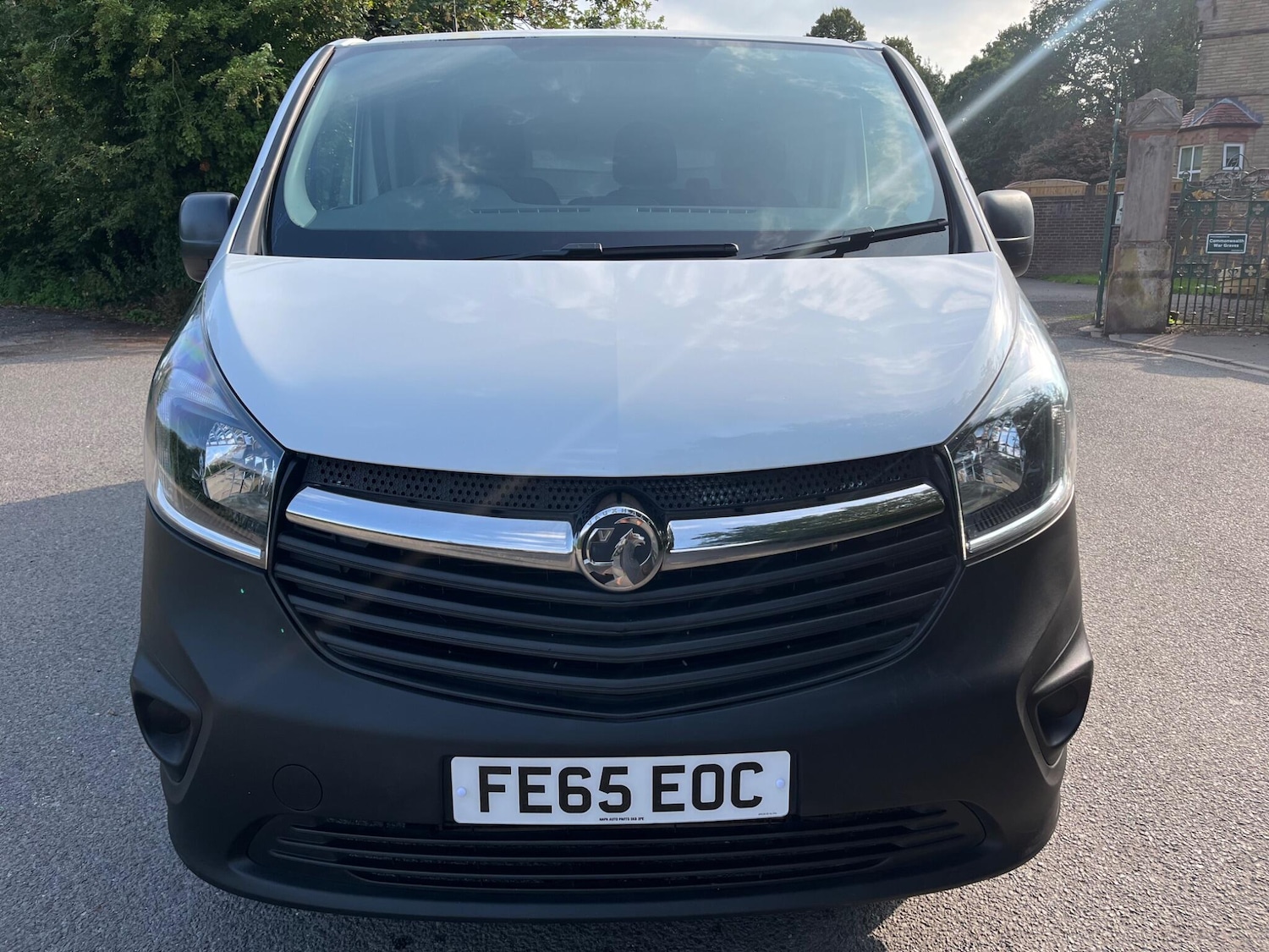 Used Vauxhall Vivaro 2015 for sale - 76988680: Photo 2