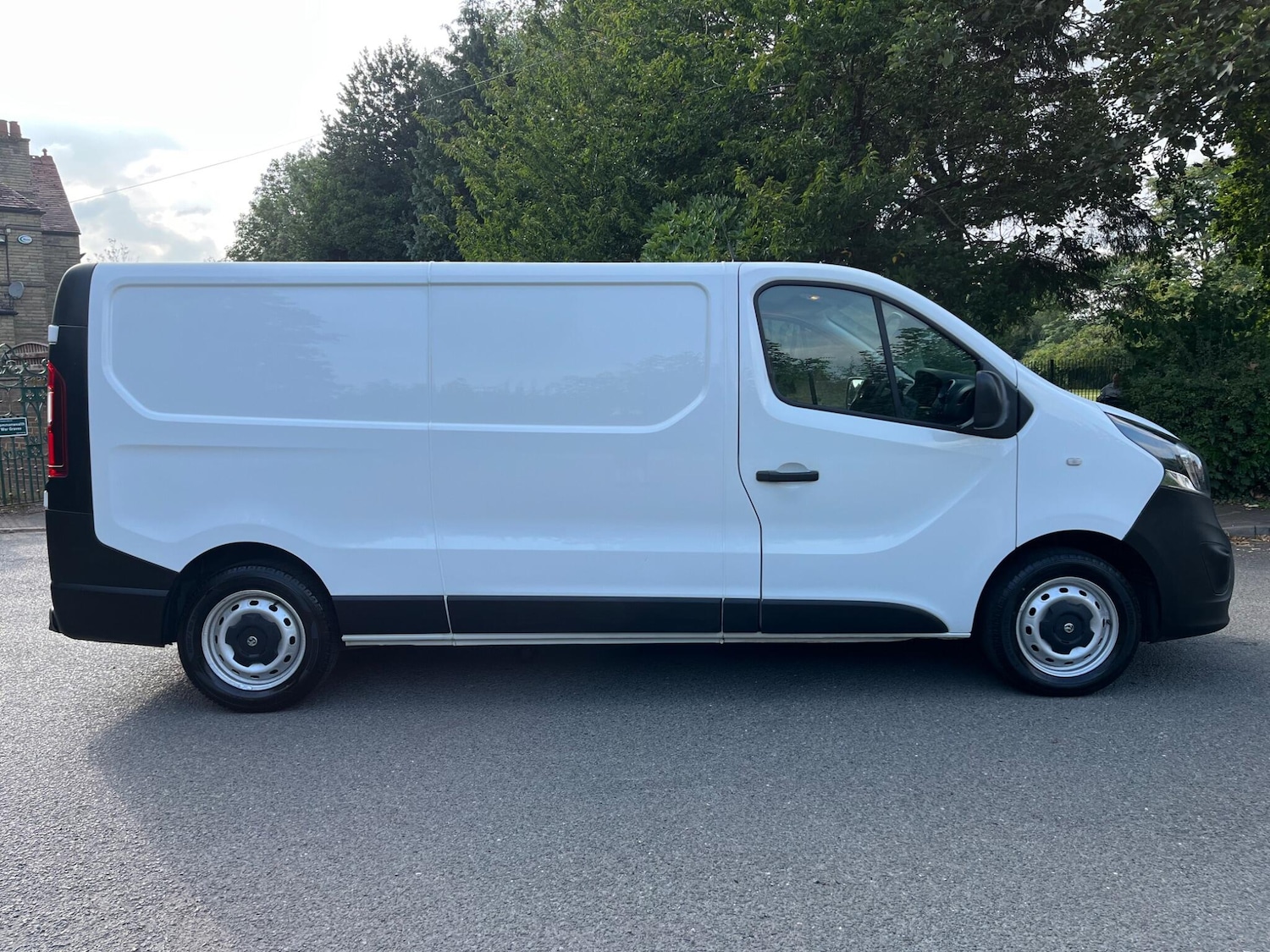 Used Vauxhall Vivaro 2015 for sale - 76988680: Photo 7