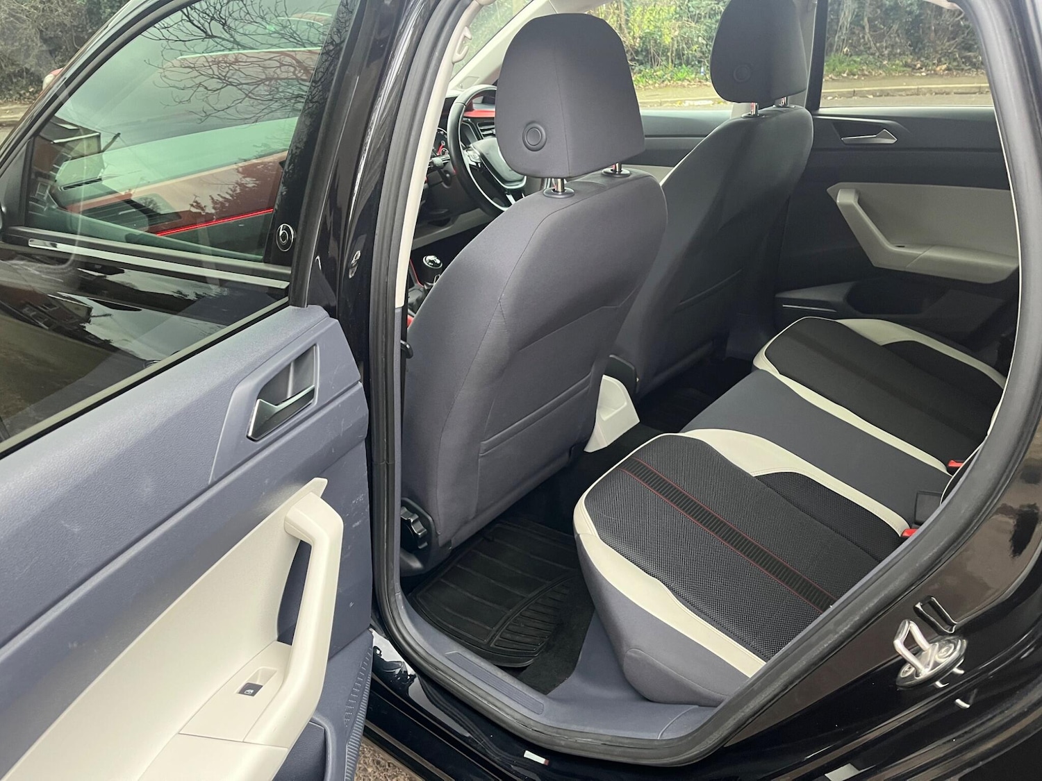 Used Volkswagen Polo 2019 for sale - 77478644: Photo 12