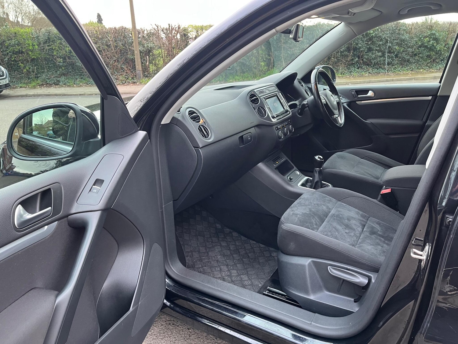 Used Volkswagen Tiguan for sale - 77823632: Photo 31