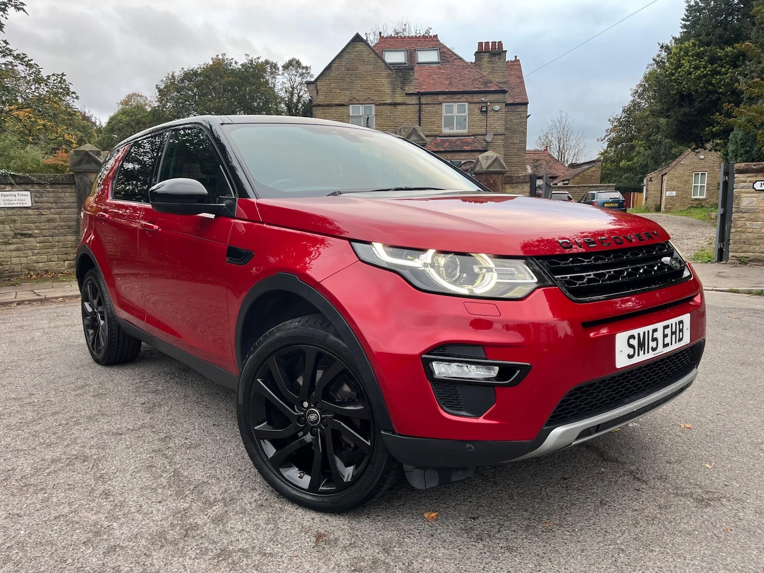 Used Land Rover Discovery Sport 2015 for sale - 76238844: Photo 1