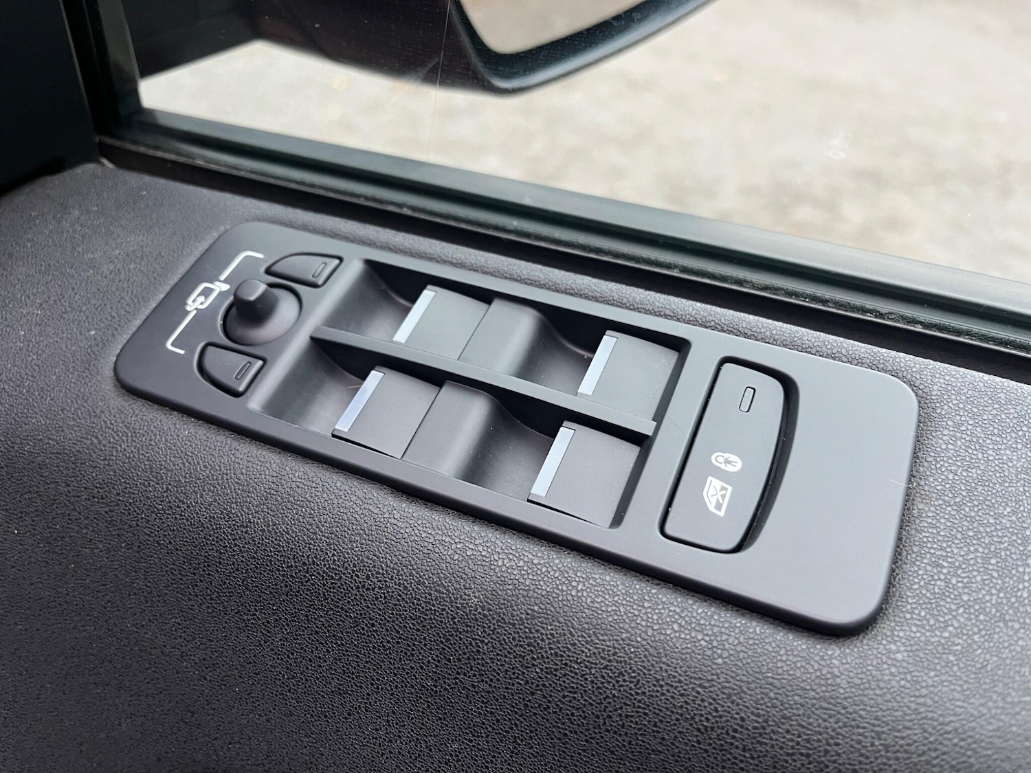 Used Land Rover Discovery Sport 2015 for sale - 76238844: Photo 21