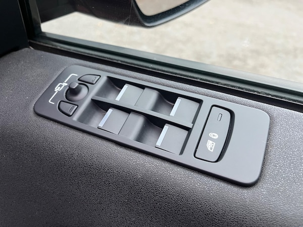Used Land Rover Discovery Sport 2015 for sale - 76238844: Photo 21