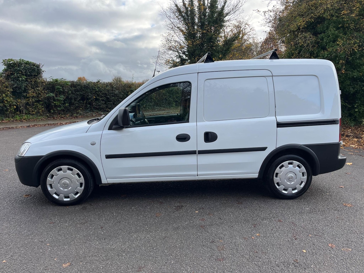Used Vauxhall Combo 2011 for sale - 76539054: Photo 4