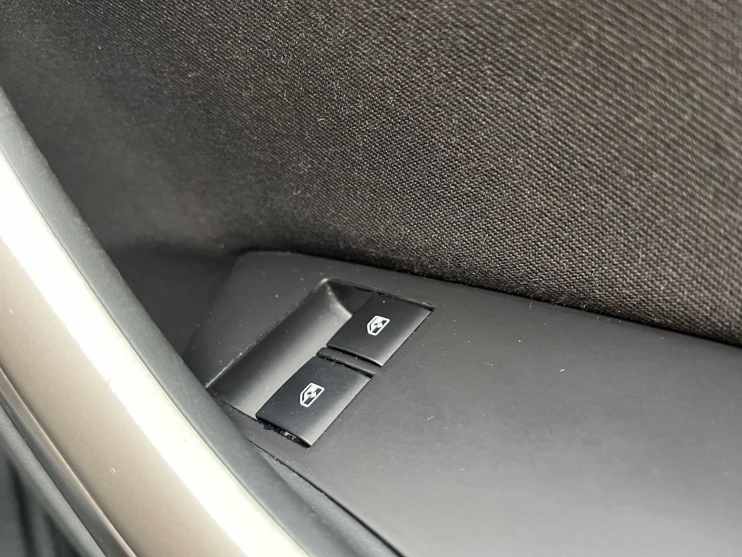 Used Vauxhall Astra 2010 for sale - 76188989: Photo 28