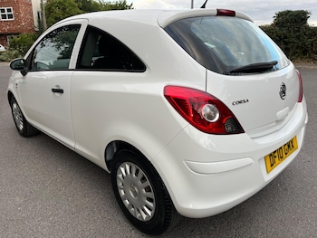 Used Vauxhall Corsa 2010 for sale - 75781562: Photo