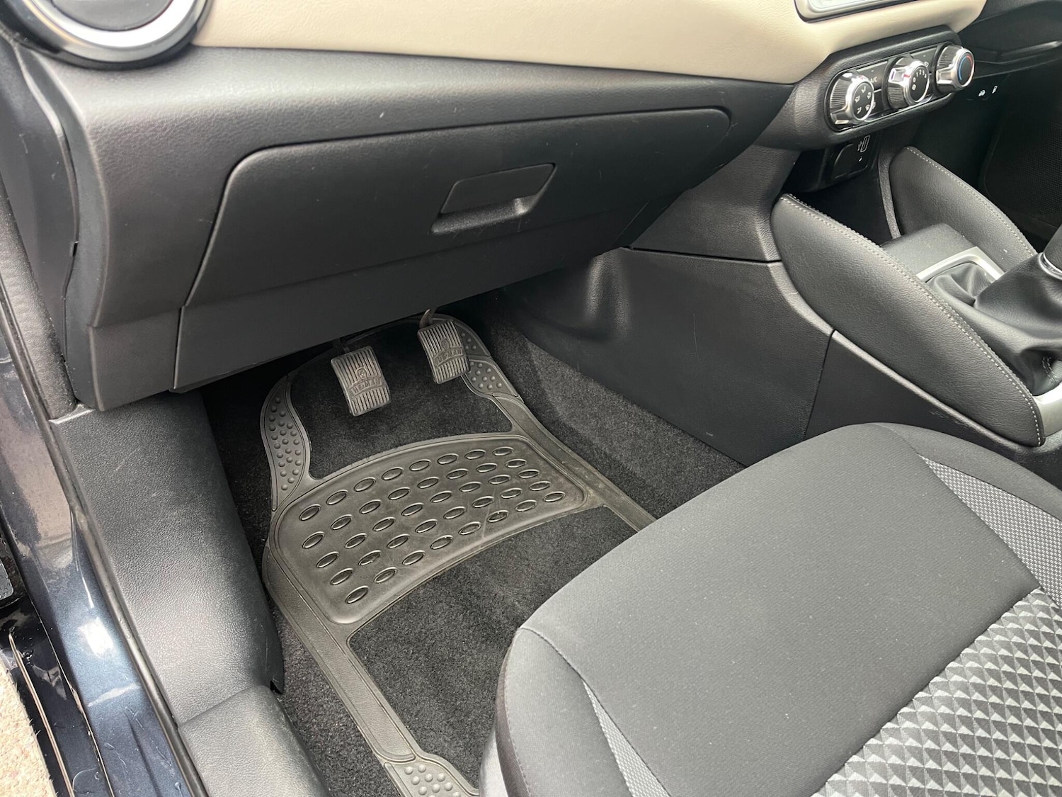 Used Nissan Micra 2020 for sale - 77626055: Photo 32